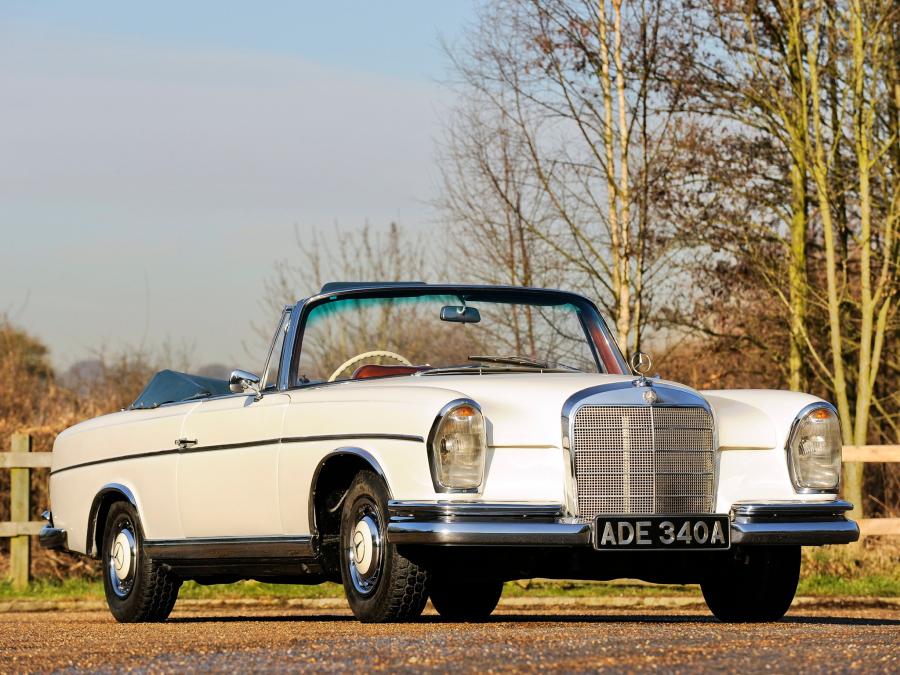  Mercedes-Benz 300 SE Cabriolet 1962 года  (UK) (фото 9 из 19)